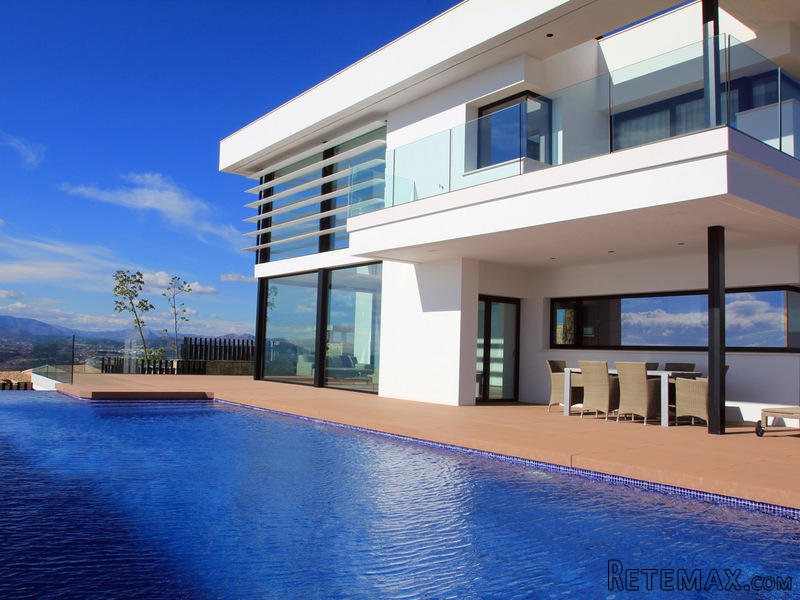 4 Bedrooms - Villa - Alicante - For Sale
