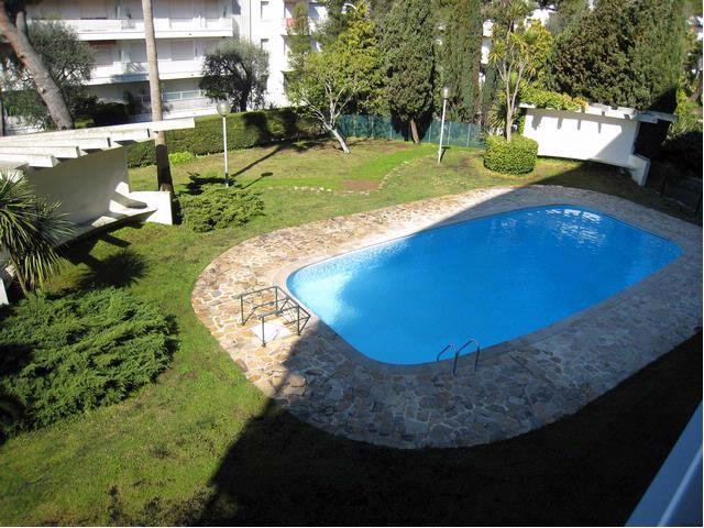 Clean and Modern apartment with a Pool.. - 2