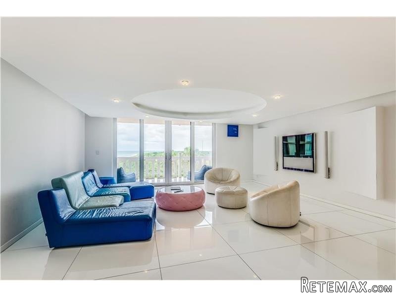 3 bedroom Flat For Sale: 1111 Crandon.. - 2