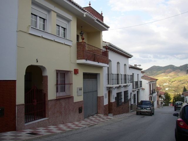 3 Bed Town House for sale in Alora