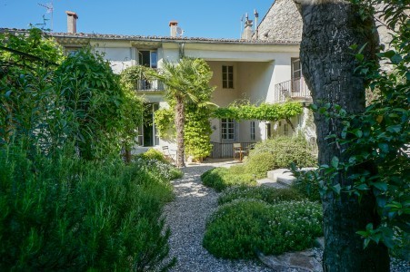 Gorgeous 18th C artists' property..