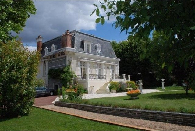 5 bedroom House For Sale: 41000 BLOIS - 2