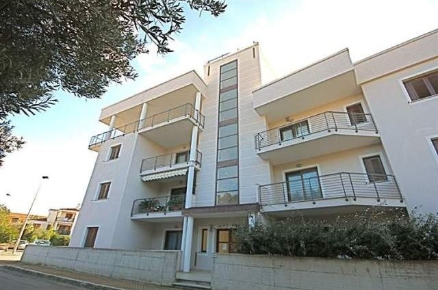 3 Bedrooms - Attic - For Sale