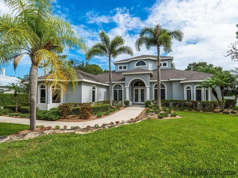 5 bedroom House For Sale: 4730 Acorn..
