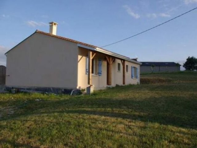 Single storey house with views - 2