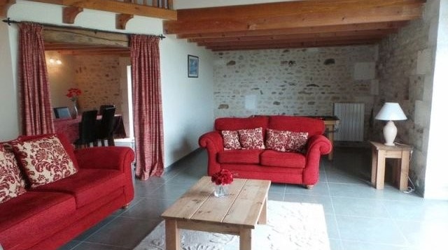 Spacious Country House With Views - 2