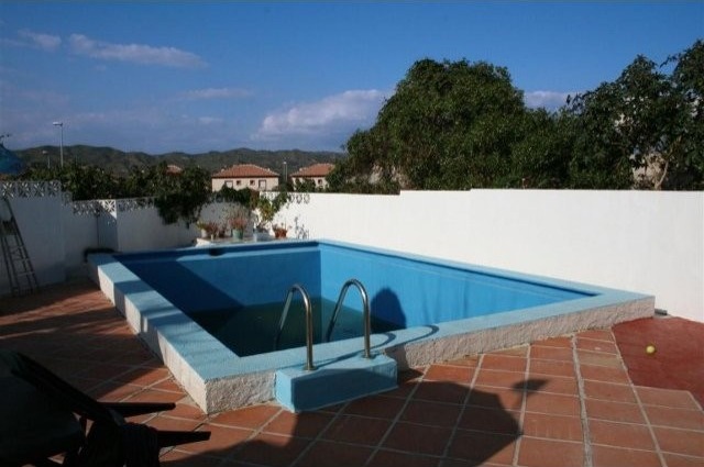 Villa - This detached urban property is.. - 2