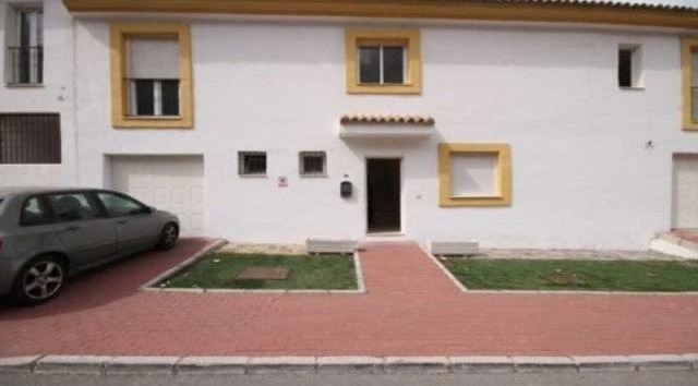 Town House - BANK REPOSSESSION.Town..