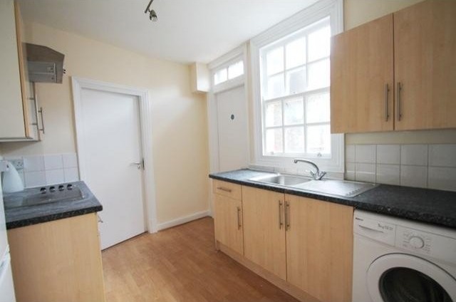 Studio to rent - 2