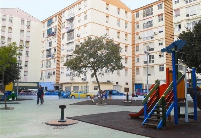 Apartment - Very spacious 4 bedroom..