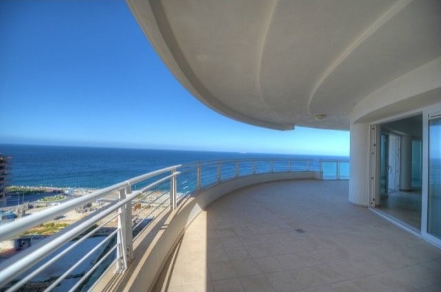 Modern Seafront Apartment