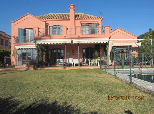Villa for sale in Marbella Centro..