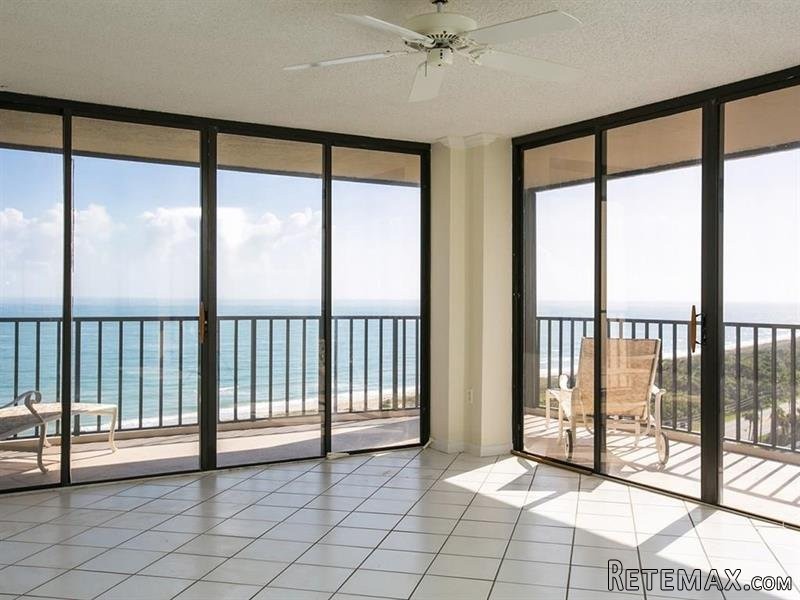 2 bedroom Flat For Sale: 5047 N Highway..