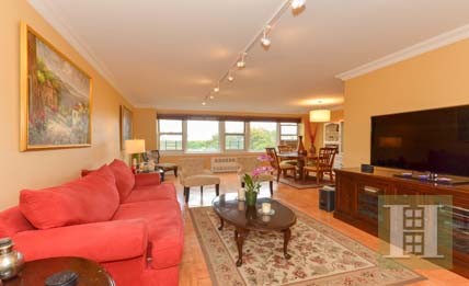 2 bedroom Apartment For Sale: 4525..