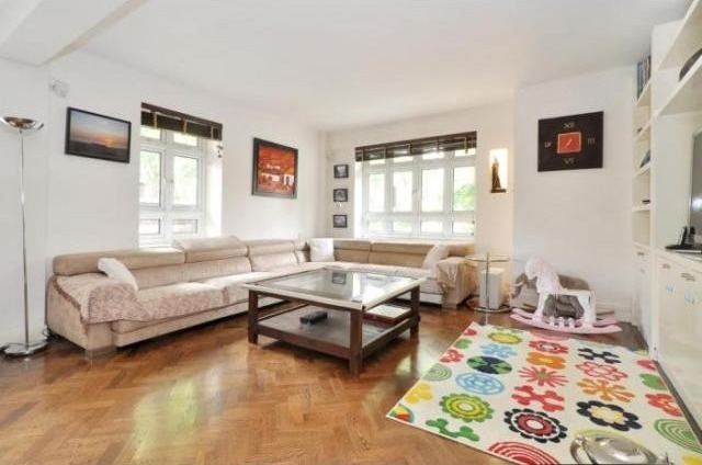 3 Bedrooms - Property - London - For..