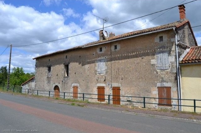 House To Renovate With Attached Barn..