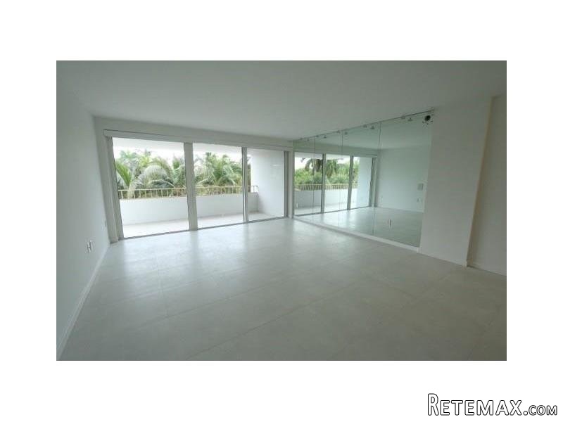 2 bedroom Flat For Sale: 177 Ocean Lane..