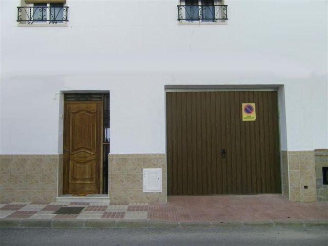 Town House - A large one-level..