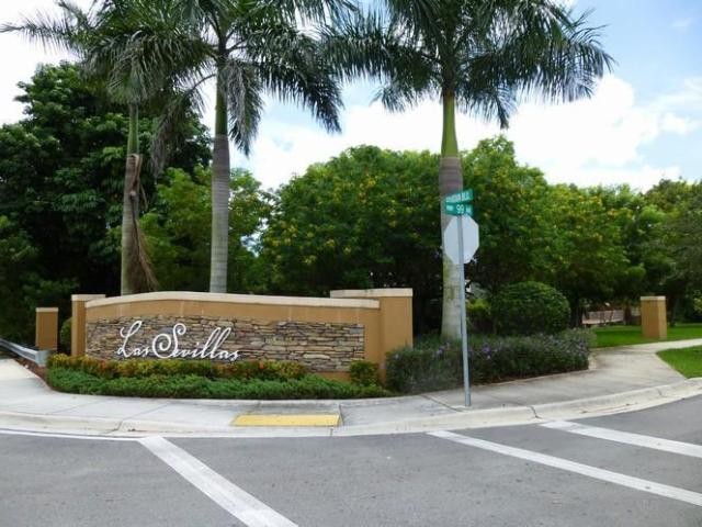 3 bedroom Flat For Sale: Miami 33172