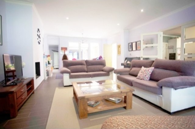 Beautiful Vila With A Large Flat Garden.. - 2