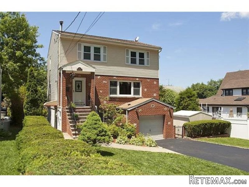 4 bedroom Residence For Sale: Yonkers..