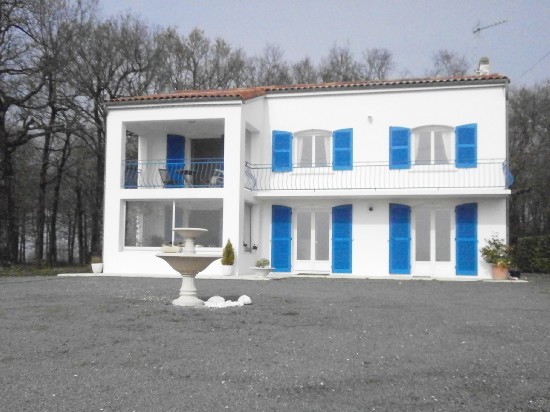 Impressive Villa, Wooded Garden