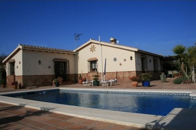 Villa - A delightful country home..
