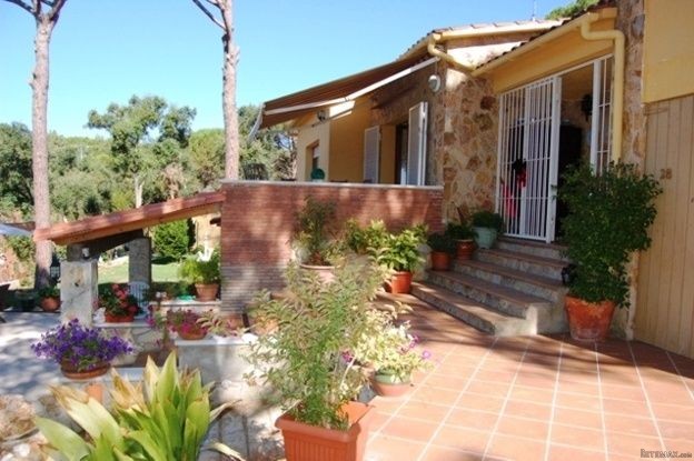 2 Bedrooms - Villa - Girona - For Sale