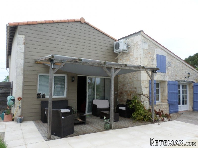 Pretty Stone House In Immaculate.. - 2