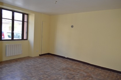 Good price for this Ruffec townhouse - 2