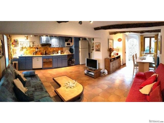 House In Neffies, France - 2
