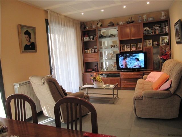 3 Bedrooms - Apartment - Girona - For..