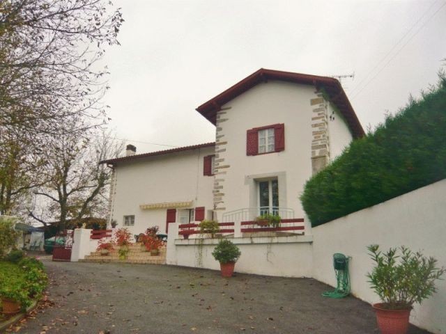 Substantial Basque Property With 1.25..