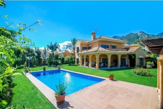 Villa - Marbella. Urb. Xarblanca. Five..