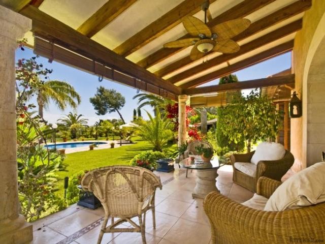 Spectacular country estate with 4..