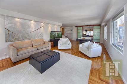 3 bedroom Apartment For Sale: 303 EAST..