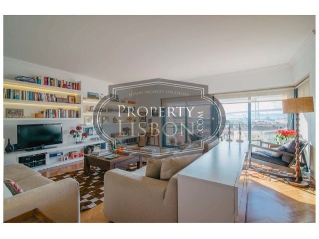 Lapa (Alcantara) 3-Bedroom 3-Bathroom..