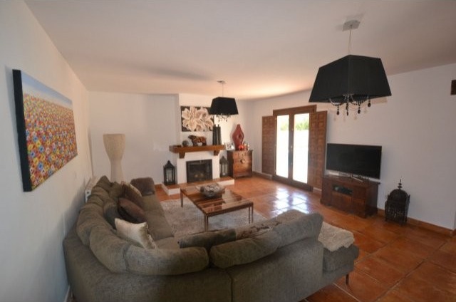 4 Bedroom Villa In Javea - Javea - 2
