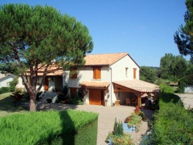 Detached House between Ste Foy la.. - 2