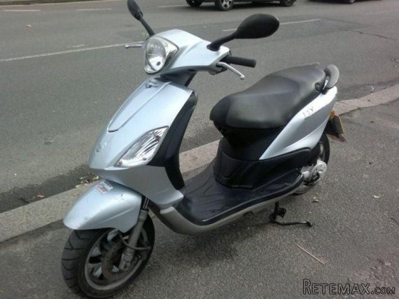 Scooter Piaggio Fly 50 - 2