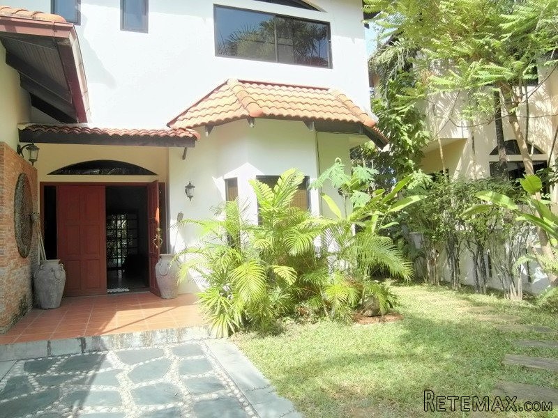 Paradise Villa, 4 bedroom 2 storey..