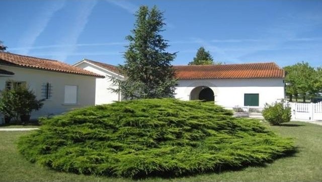 5 bedroom House For Sale: 16390 CHARENTE - 2