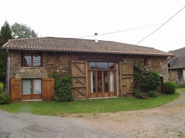 Pretty Barn Conversion With Compact..