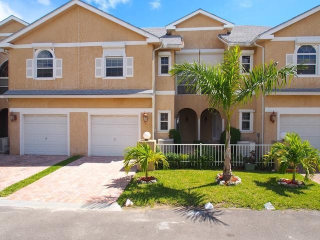 Apartment/townhouse - A lovely condo..