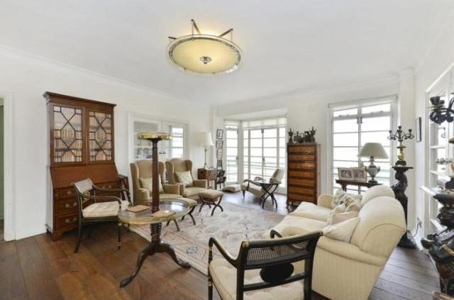 3 Bedrooms - Apartment - London - For..