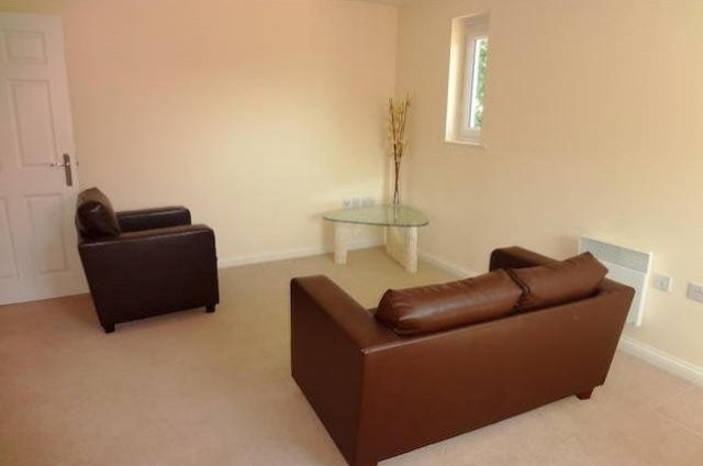 1 bed flat to rent - 2