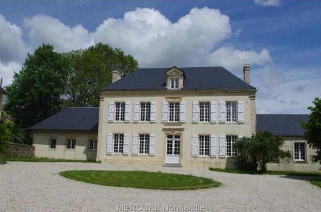 6 bedroom House For Sale: 14240 CAUMONT..