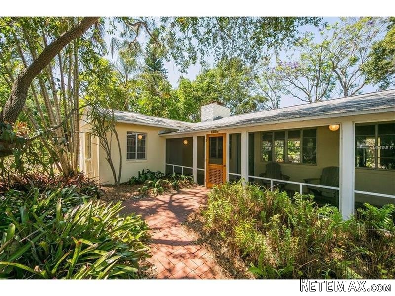 3 bedroom House For Sale: 1941 Rose St.. - 2