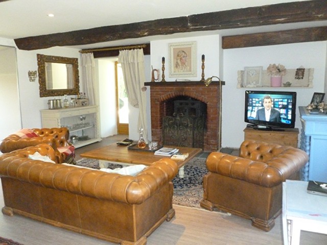 Lovely Well Kept Property - 2