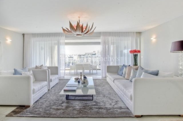 Sophisticated Marina View Apartment - 2